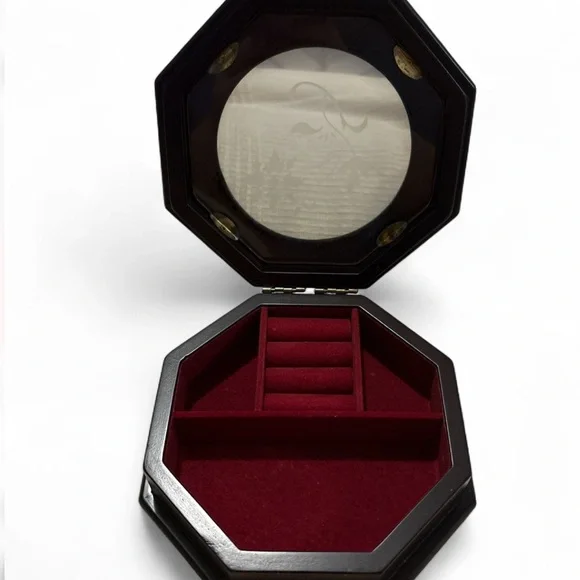 Vintage Black and Red Jewelry Organizer - Picture 3 of 4